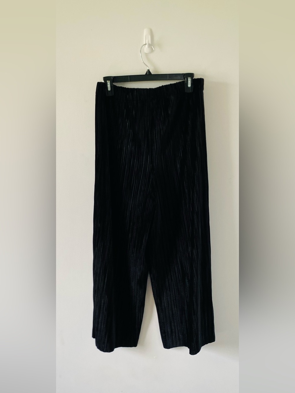 ASOS DESIGN Black Plisse Wide Leg Pants Culottes Elastic Waist Size 12 Edgy Chic